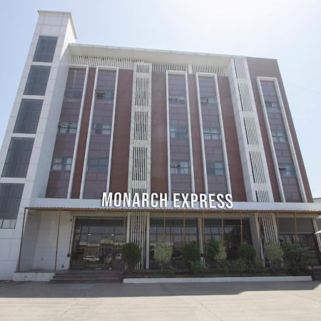 מלון Monarch Express Chākan מראה חיצוני תמונה